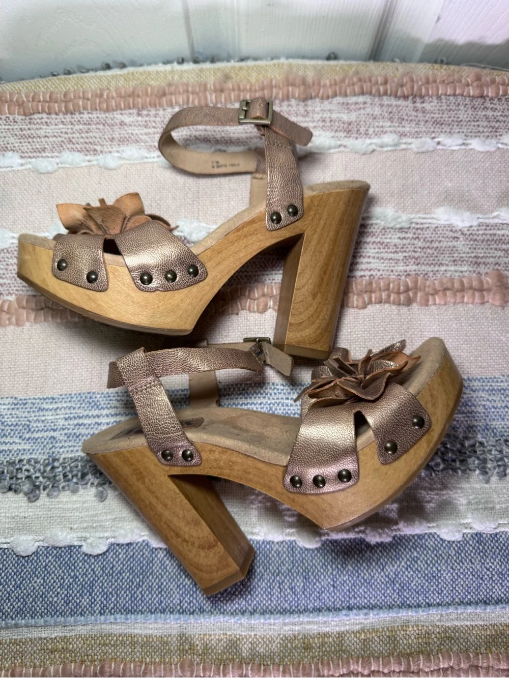 Kork-Ease Metallic Bronze Floral Platform Sandals